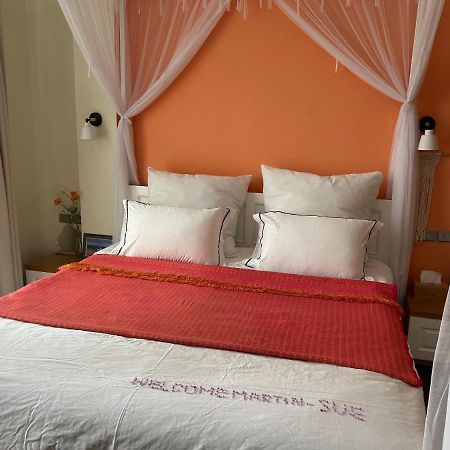 Chez Madame Binh Bed and Breakfast Hanoi Eksteriør billede